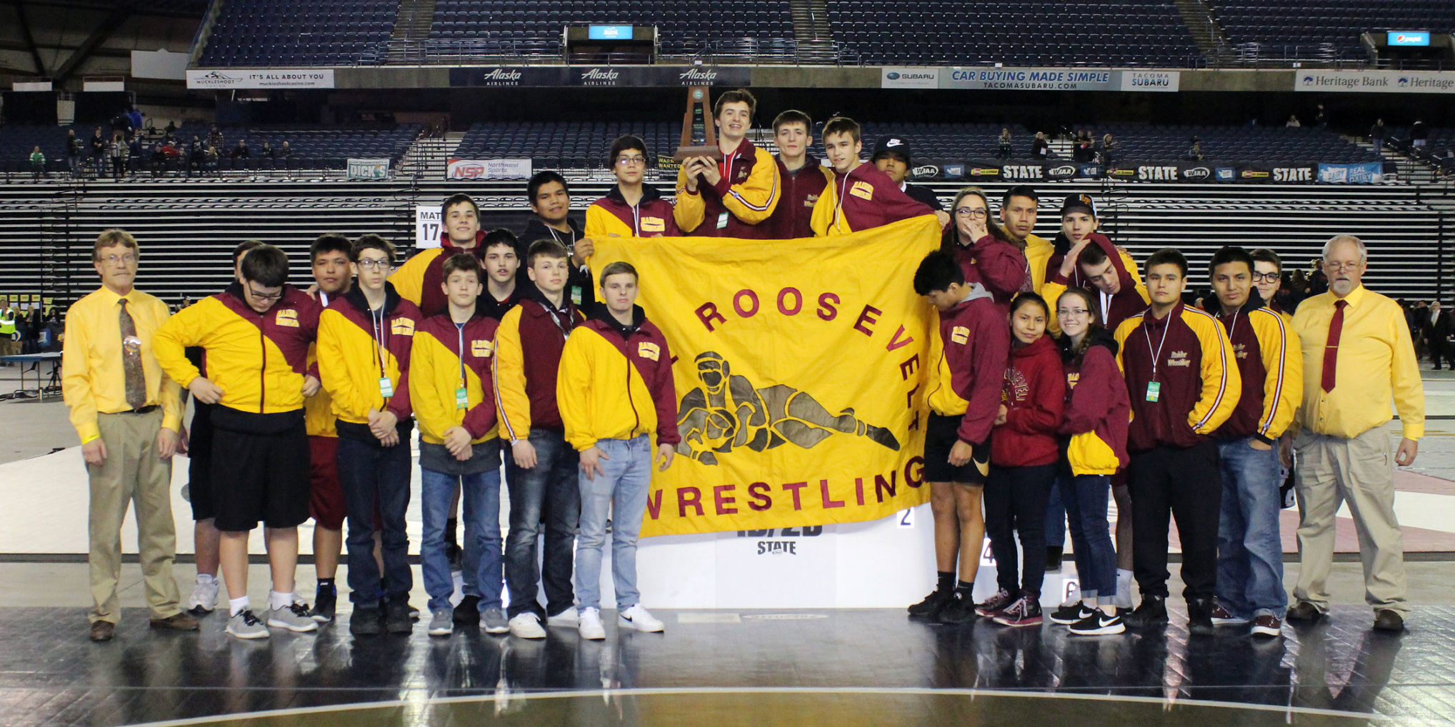 2019 Lake Roosevelt wrestling team takes second in state